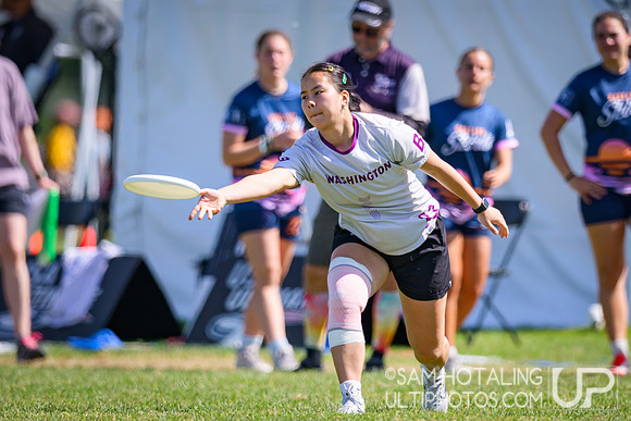 Saturday pool play at USAU D-I College Championships