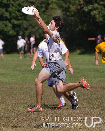 Sunday Round 2 Action -- 2011 Hucks off the Hilltop