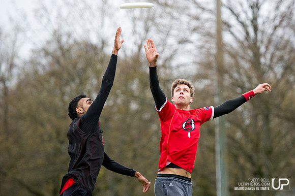 Preseason_scrimmage_20140406_174502_JBP00590