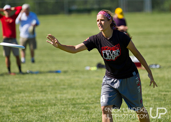 2014 USAU D-I College Champs Friday Action