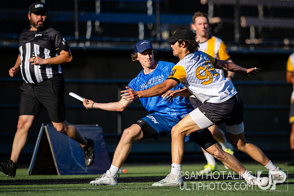 Oakland Spiders at Seattle Cascades in the UFA Regular Season