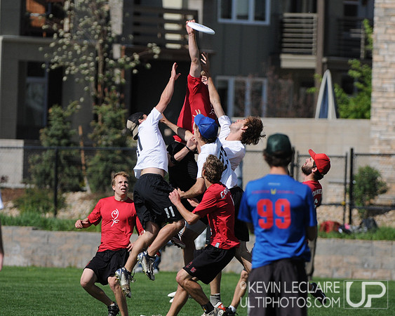 Friday 8:30am round -- 2011 USAU College Championships