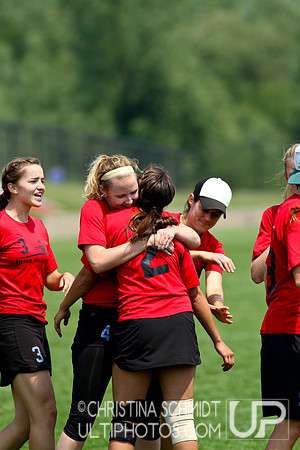 2012 USAU D-I College Championships Saturday Round 2 Action