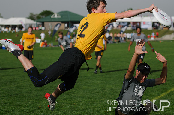 2012 USAU D-I College Championships Saturday Action
