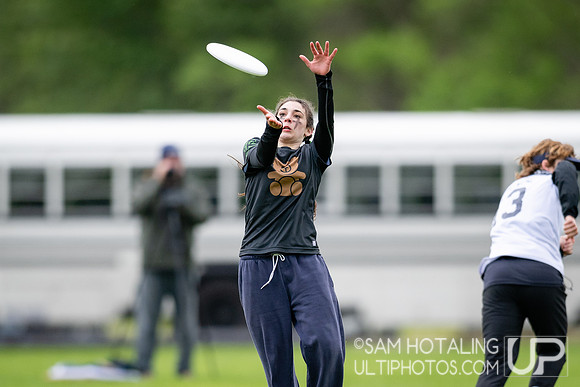 Pool play round IV at DiscNW Spring Reign