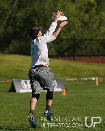 2012 USAU D-I College Championships Sunday Action