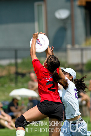 2012 USAU D-I College Championships Saturday Round 2 Action