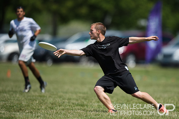 2014 USAU D-I College Champs Saturday Round 4 Action