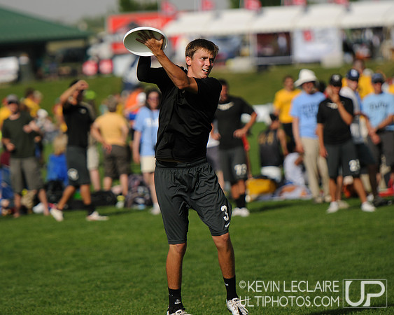 2012 USAU D-I College Championships Saturday Action
