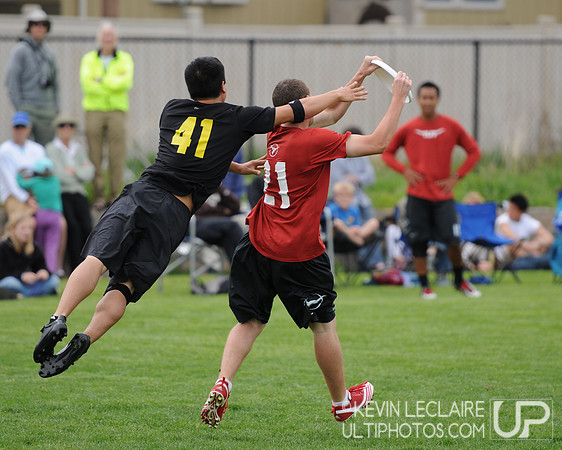 Saturday Photo Highlights Preview -- 2011 USAU College Championships