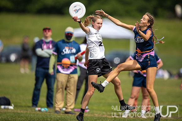 Day 1 of the USA Ultimate D-I College Championships