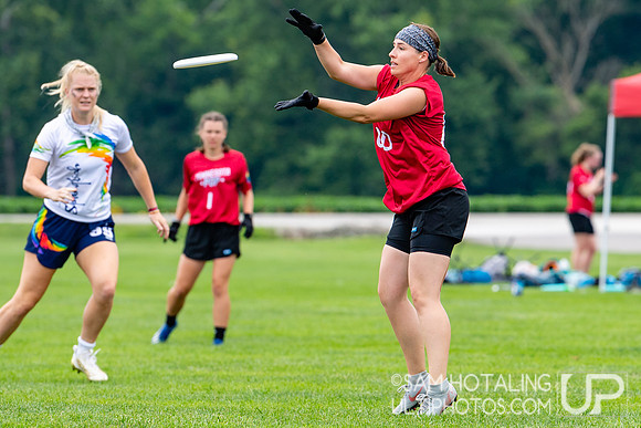Pop Ultimate vs Spanglish in pool play at World Ultimate Club Championships
