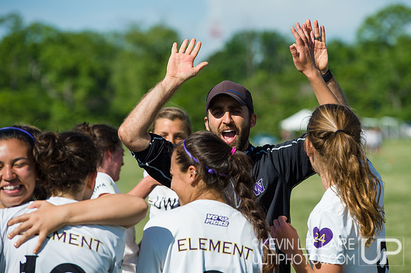 2014 USAU D-I College Champs Sunday Qtrs Action