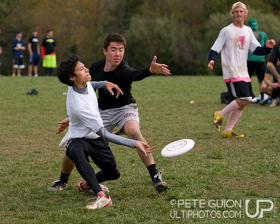 Round 3 Pool Play action from Patriot Games 2011.
