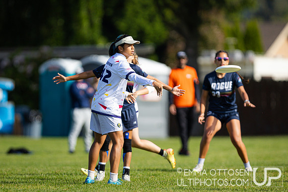 Saturday full coverage from USAU D-I College Championships, UC Santa Cruz vs UC Davis