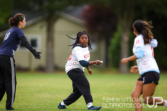 Sunday full coverage from USAU D-IIII College Championships: Round 2