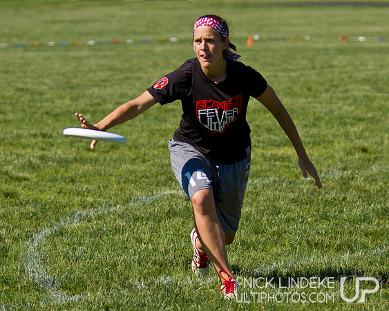 2014 USAU D-I College Champs Friday Action