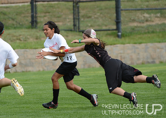 2012 USAU D-I College Championships Friday Round 1 Action