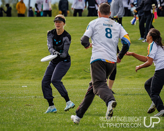 Edmonton, AB: Canadian Ultimate Seniors Championships 2025. Thur