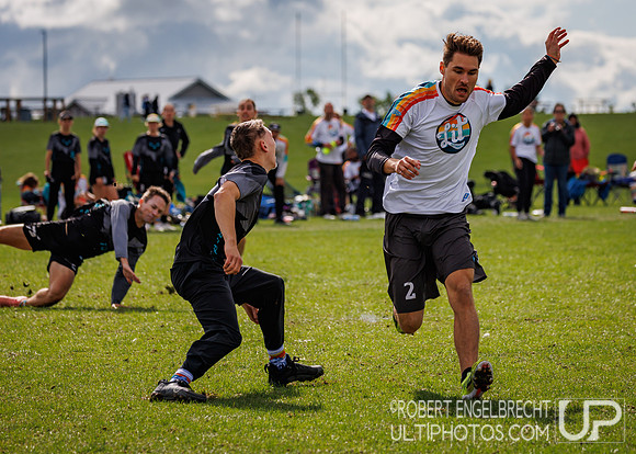 Edmonton, AB: Canadian Ultimate Seniors Championships 2025. Thur