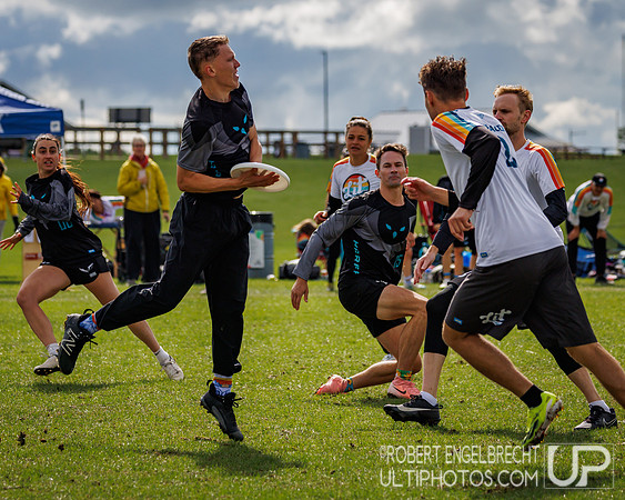 Edmonton, AB: Canadian Ultimate Seniors Championships 2025. Thur