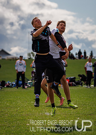 Edmonton, AB: Canadian Ultimate Seniors Championships 2025. Thur