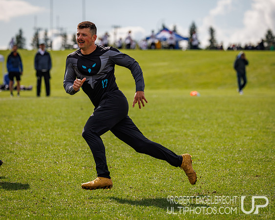Edmonton, AB: Canadian Ultimate Seniors Championships 2025. Thur