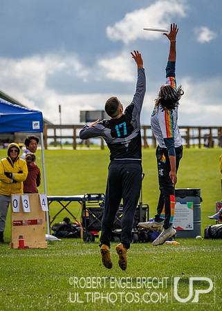 Edmonton, AB: Canadian Ultimate Seniors Championships 2025. Thur
