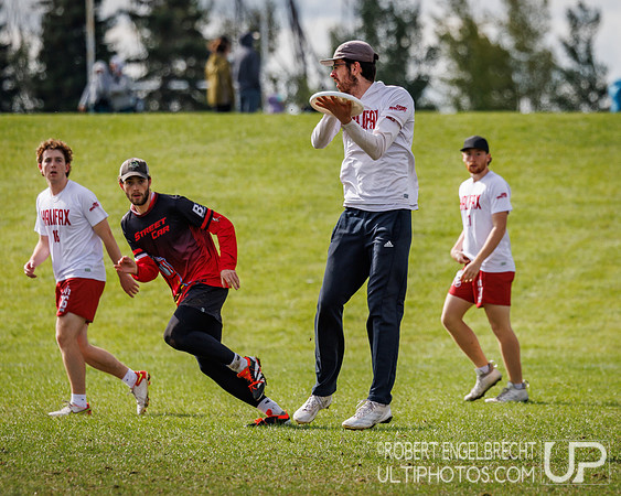 Edmonton, AB: Canadian Ultimate Seniors Championships 2025. Thur