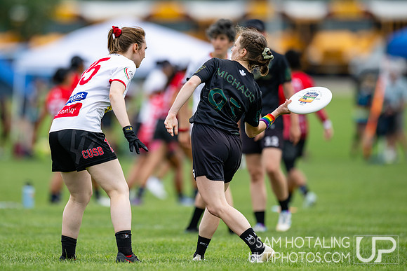 CUSB Shout vs Stella in pool play at World Ultimate Club Championships
