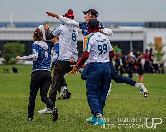 Edmonton, AB: Canadian Ultimate Seniors Championships 2025. Frid