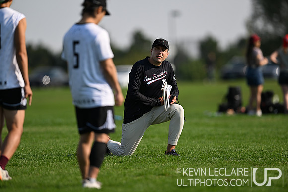 Revolver vs Clapham Ultimate - 2025 ICC Friday Action