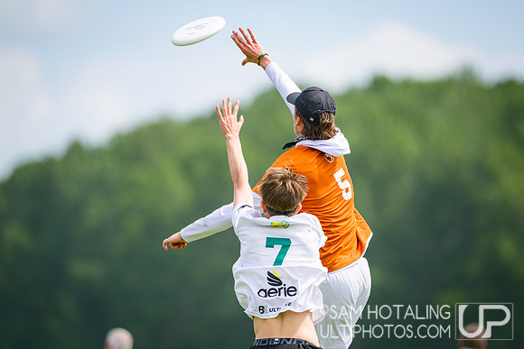 Pool play at USAU D-I College Championships