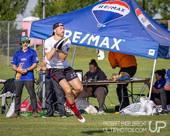 Edmonton, AB: Canadian Ultimate Seniors Championships 2025. Satu