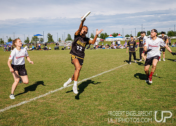 Edmonton, AB: Canadian Ultimate Seniors Championships 2025. Satu