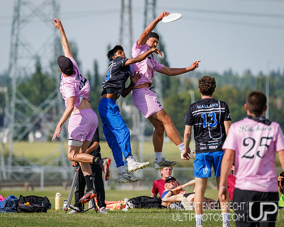 Edmonton, AB: Canadian Ultimate Seniors Championships 2025. Satu