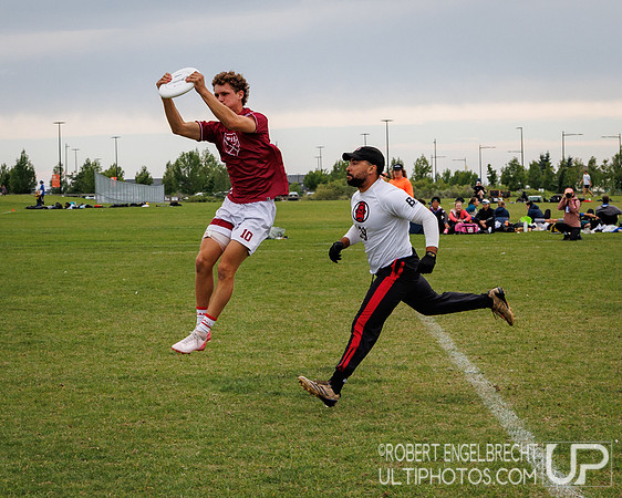 Edmonton, AB: Canadian Ultimate Seniors Championships 2025. Satu