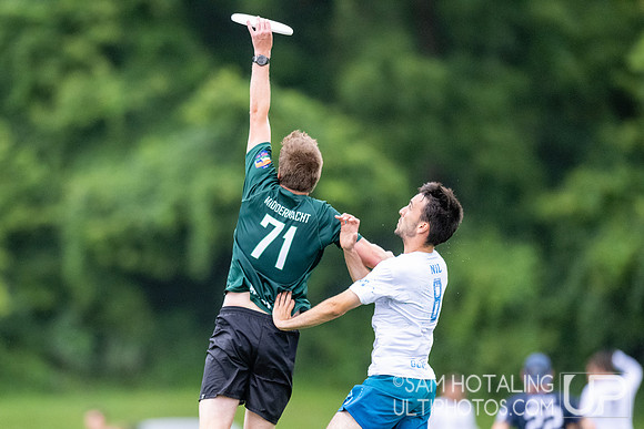 Gentle vs Guayota in pool play at World Ultimate Club Championships