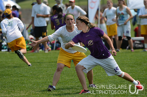 2012 USAU D-I College Championships Saturday Action