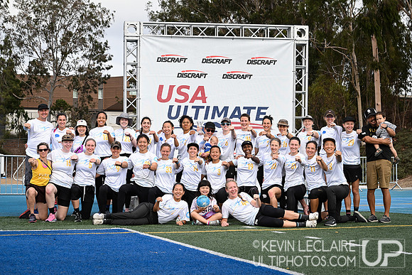 Fury Team Photo - Kathy Pufahl Spirit Award - USA Ultimate Club