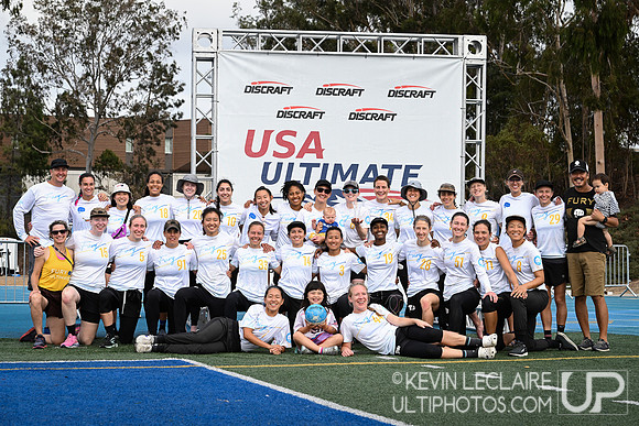 Fury Team Photo - Kathy Pufahl Spirit Award - USA Ultimate Club