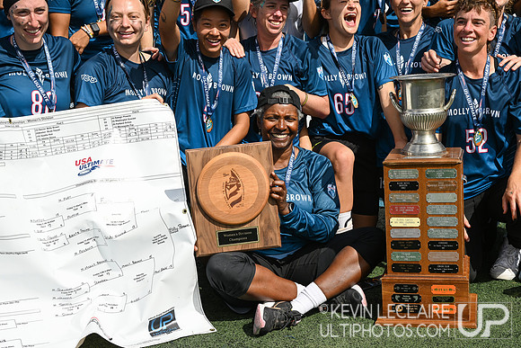 Molly Brown Women's Division Champions Team Photo - USA Ultimate
