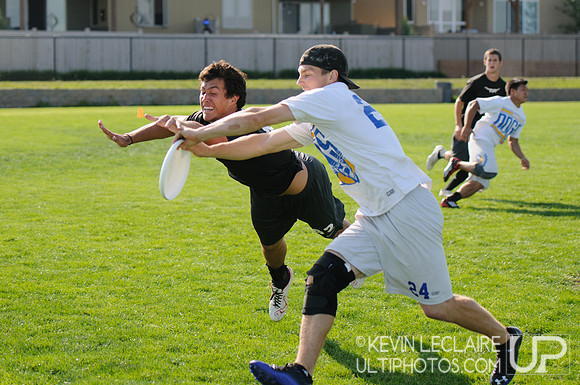 2012 USAU D-I College Championships Friday Action