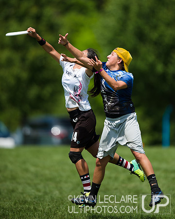 2014 USAU D-I College Champs Saturday Round 4 Action