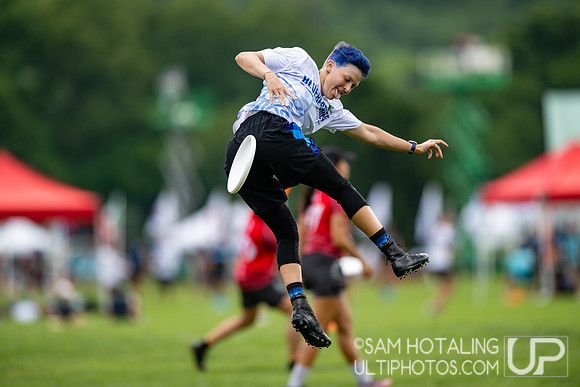 Blueberries vs Ellipsis in pool play at World Ultimate Club Championships