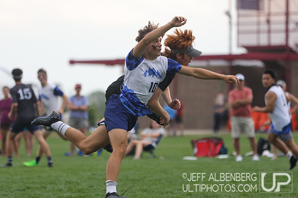 Bracket play at USAU Youth Club Championships