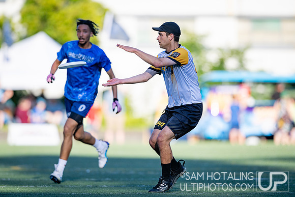 Oakland Spiders at Seattle Cascades in the UFA Regular Season