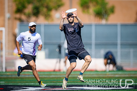 Chicago Machine vs Revolver in finals at USAU Club Championships, Canyon Crest High School