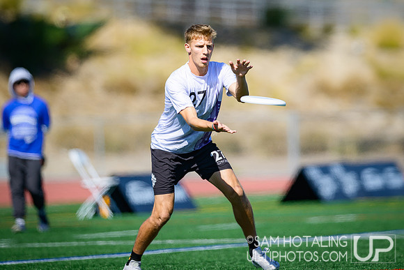 Chicago Machine vs Revolver in finals at USAU Club Championships, Canyon Crest High School