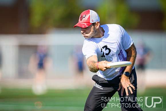 Chicago Machine vs PoNY in semifinals at USAU Club Championships, Canyon Crest High School